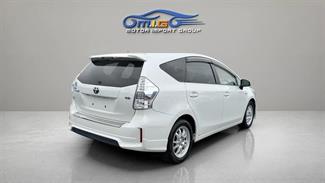2012 Toyota Prius - Thumbnail
