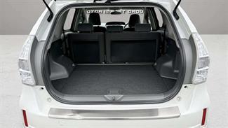 2012 Toyota Prius - Thumbnail