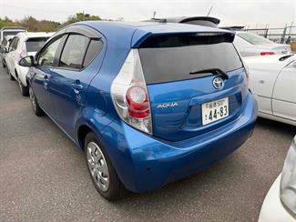 2014 Toyota Aqua - Thumbnail
