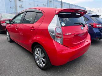 2013 Toyota Aqua - Thumbnail