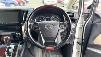 2017 Toyota Alphard - Thumbnail