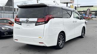 2017 Toyota Alphard - Thumbnail
