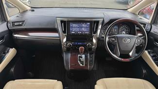 2017 Toyota Alphard - Thumbnail