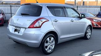 2016 Suzuki Swift - Thumbnail