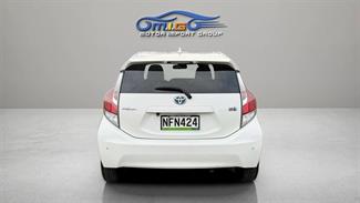 2015 Toyota Aqua - Thumbnail