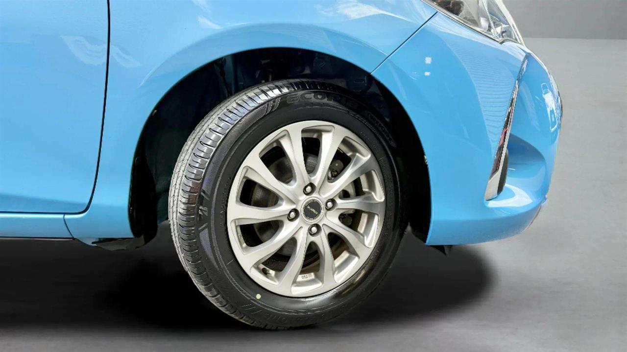 2017 Toyota Vitz