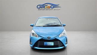 2017 Toyota Vitz - Thumbnail