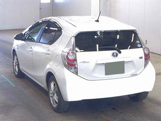 2013 Toyota Aqua - Thumbnail