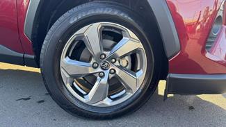 2019 Toyota Rav4 - Thumbnail
