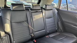 2019 Toyota Rav4 - Thumbnail