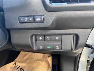 2018 Nissan Leaf - Thumbnail