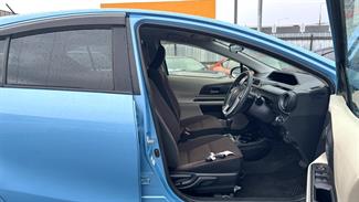 2013 Toyota Aqua - Thumbnail