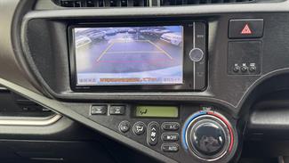 2013 Toyota Aqua - Thumbnail
