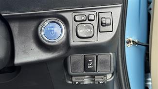 2013 Toyota Aqua - Thumbnail