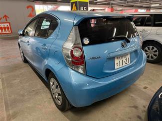 2013 Toyota Aqua - Thumbnail
