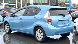 2013 Toyota Aqua - Thumbnail