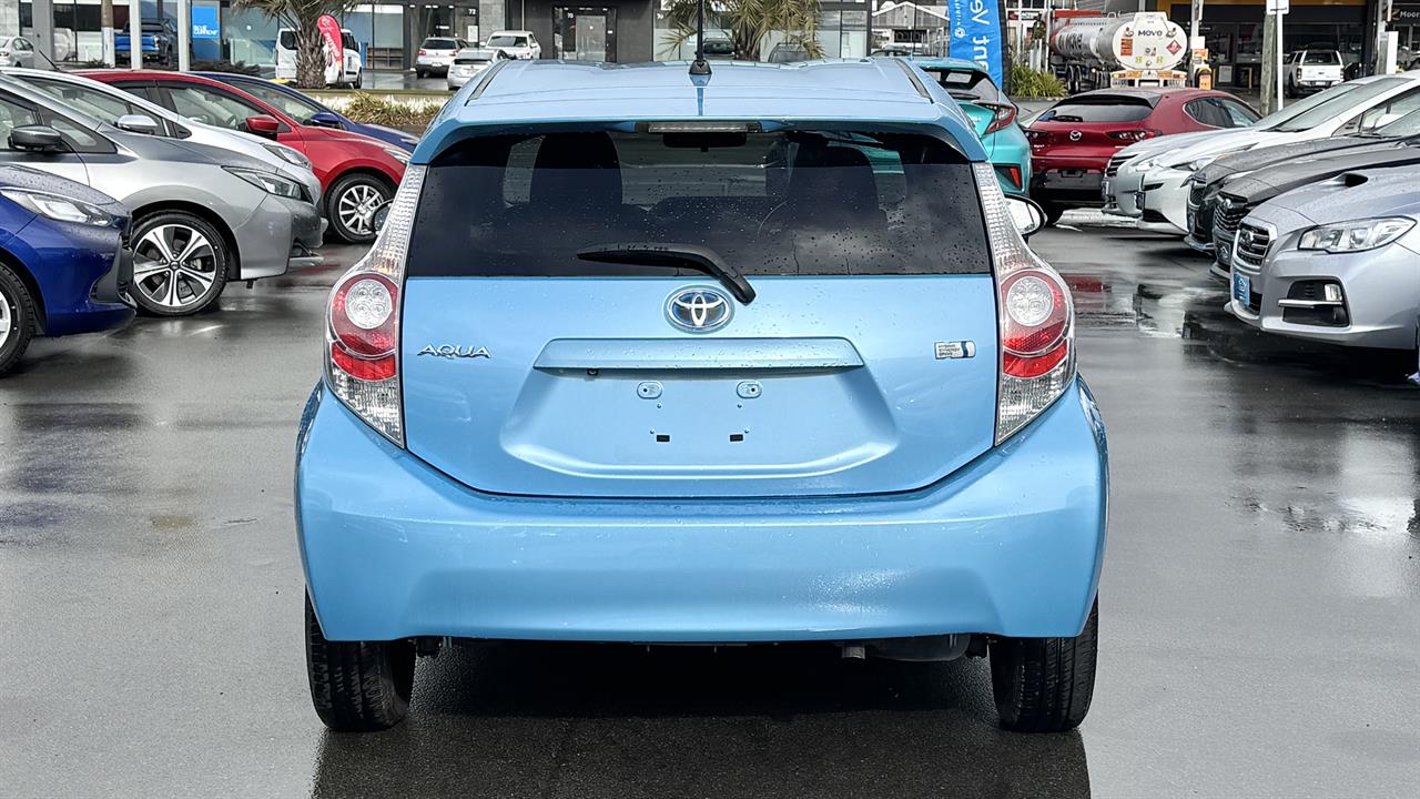 2013 Toyota Aqua