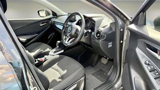 2017 Mazda Demio - Thumbnail