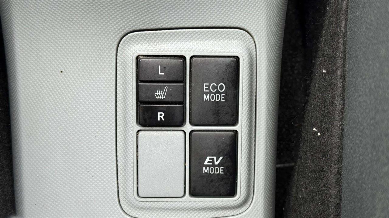 2013 Toyota Aqua