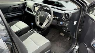 2013 Toyota Aqua - Thumbnail