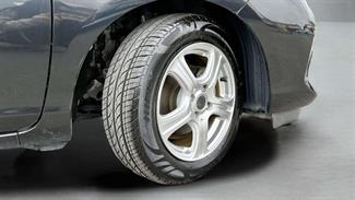 2013 Toyota Aqua - Thumbnail