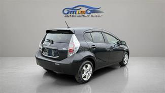 2013 Toyota Aqua - Thumbnail