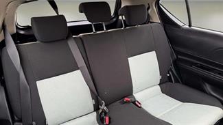 2013 Toyota Aqua - Thumbnail