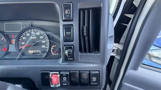 2019 Isuzu Elf - Thumbnail