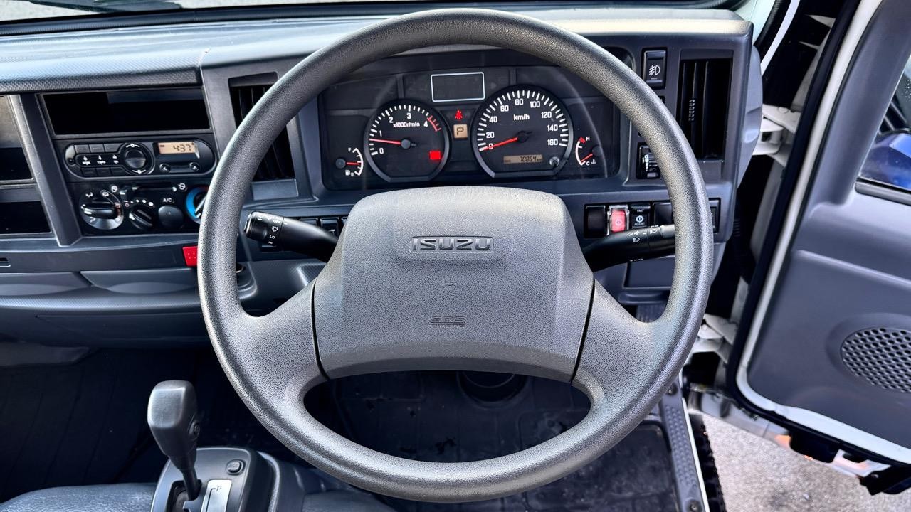 2019 Isuzu Elf