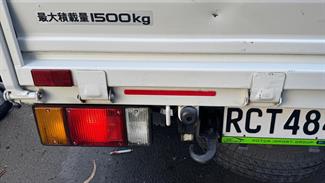 2019 Isuzu Elf - Thumbnail