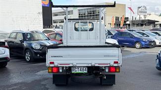 2019 Isuzu Elf - Thumbnail