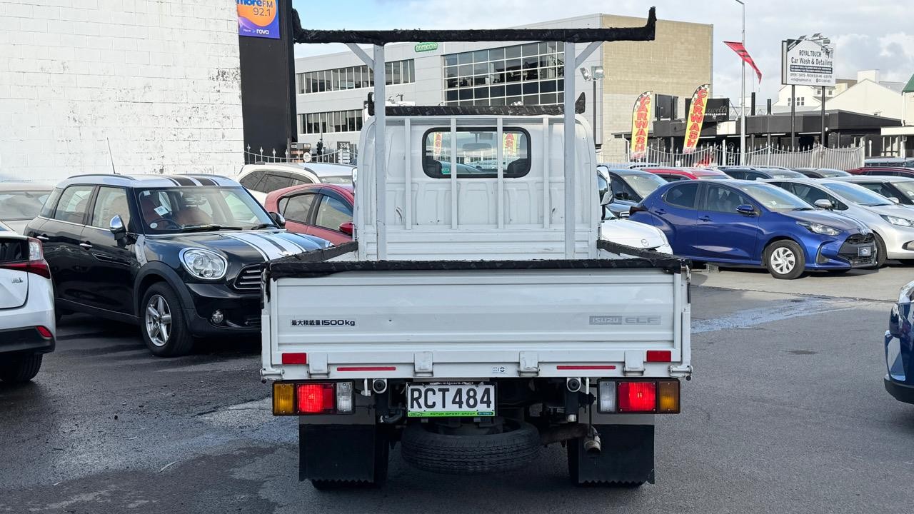 2019 Isuzu Elf