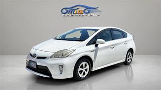 2012 Toyota Prius - Thumbnail