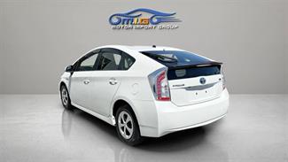 2012 Toyota Prius - Thumbnail