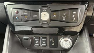 2018 Nissan Leaf - Thumbnail