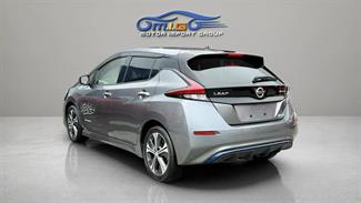 2018 Nissan Leaf - Thumbnail