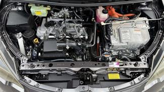 2012 Toyota Aqua - Thumbnail