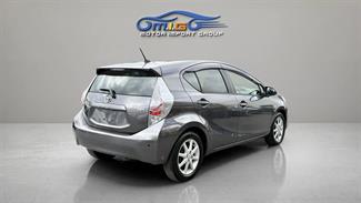 2012 Toyota Aqua - Thumbnail