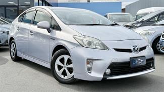 2012 Toyota Prius - Thumbnail