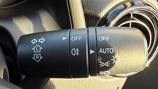 2022 Mazda 2 - Thumbnail