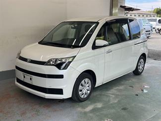 2014 Toyota SPADE - Thumbnail