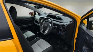2014 Toyota Aqua - Thumbnail