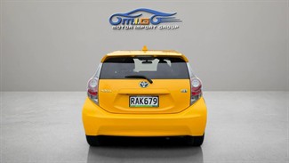 2014 Toyota Aqua - Thumbnail