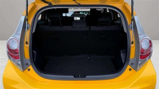 2014 Toyota Aqua - Thumbnail