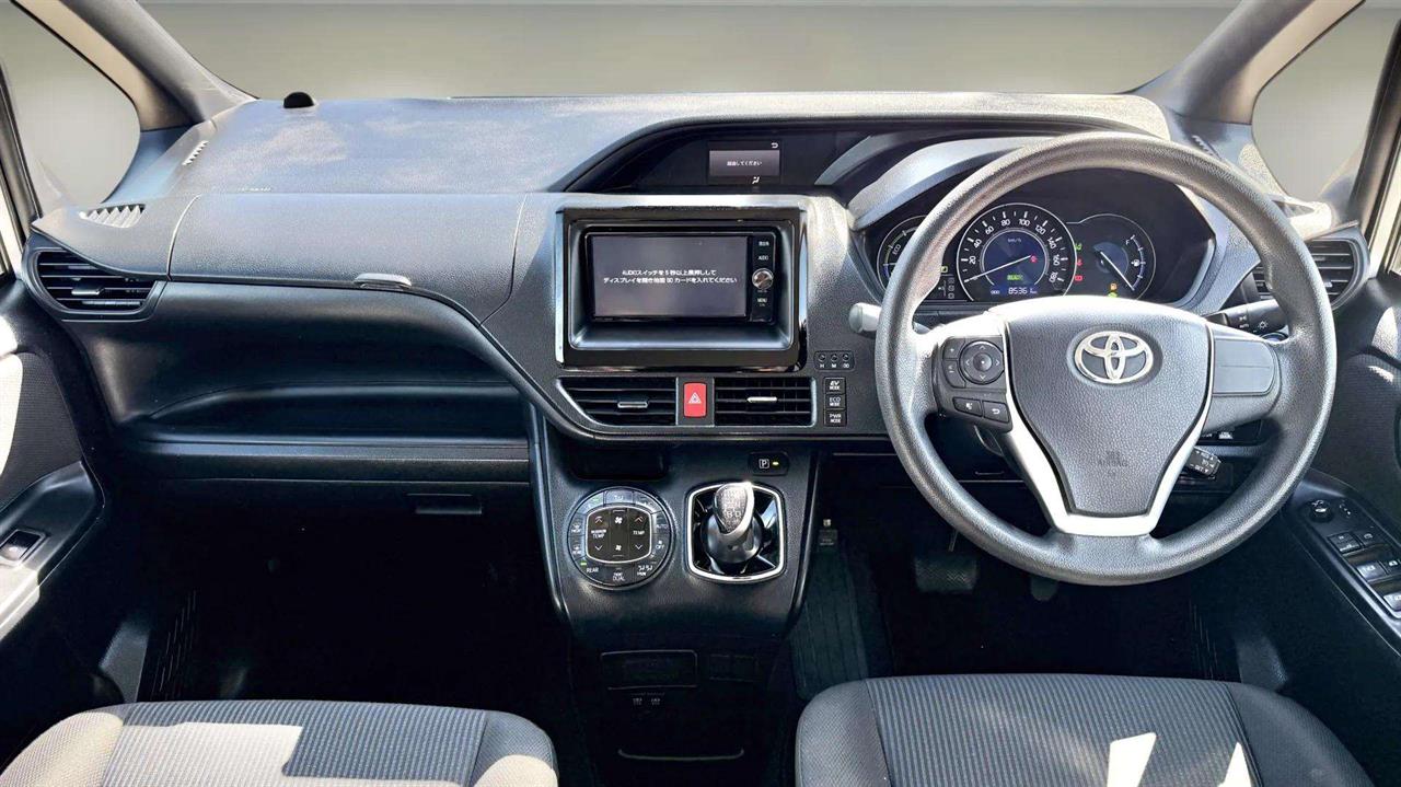 2017 Toyota Voxy