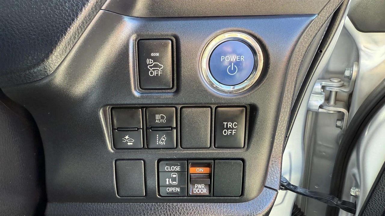 2017 Toyota Voxy