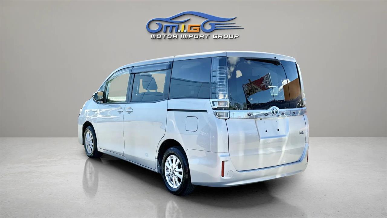 2017 Toyota Voxy