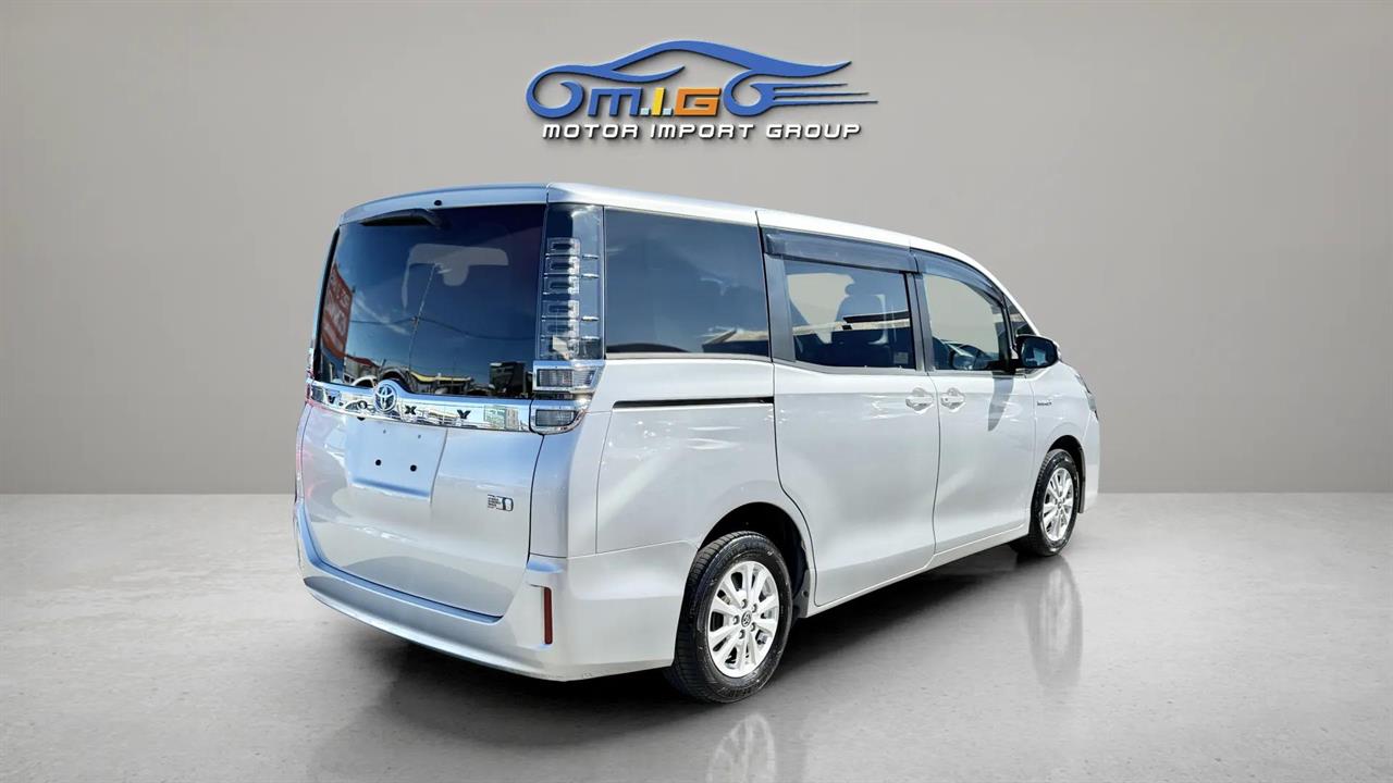2017 Toyota Voxy