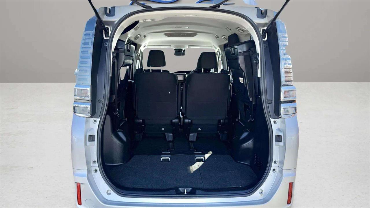 2017 Toyota Voxy