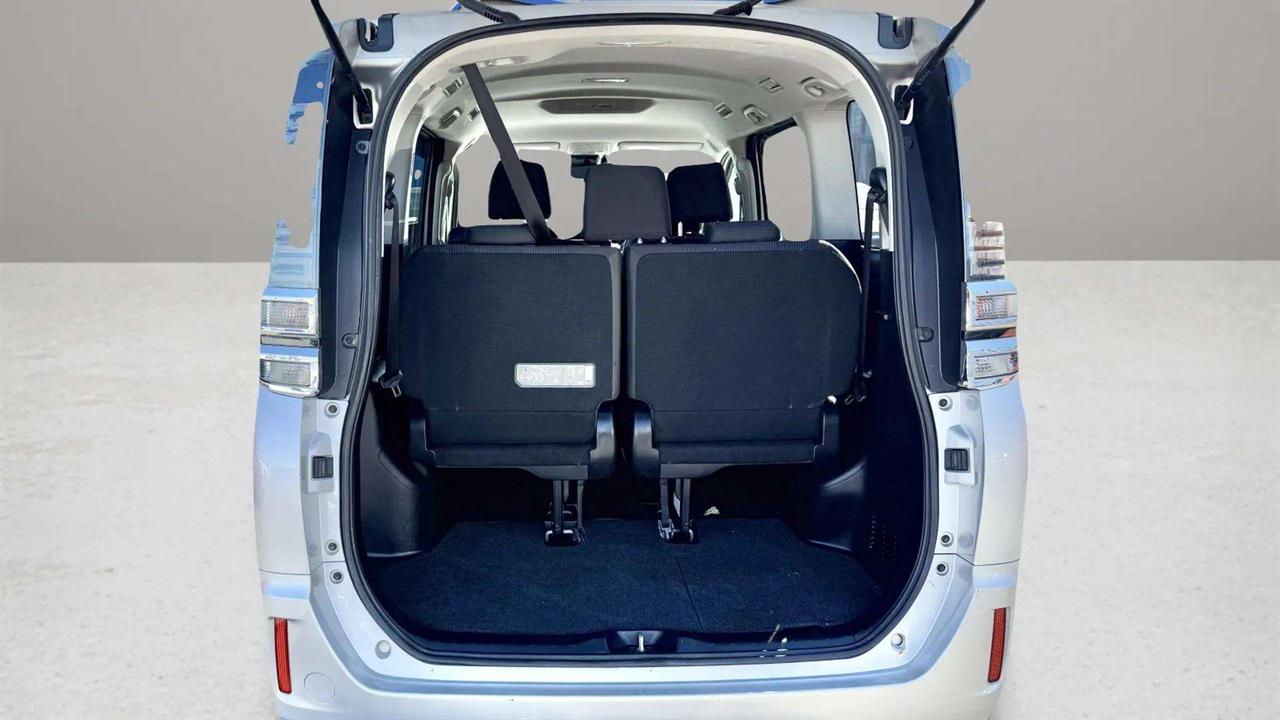 2017 Toyota Voxy
